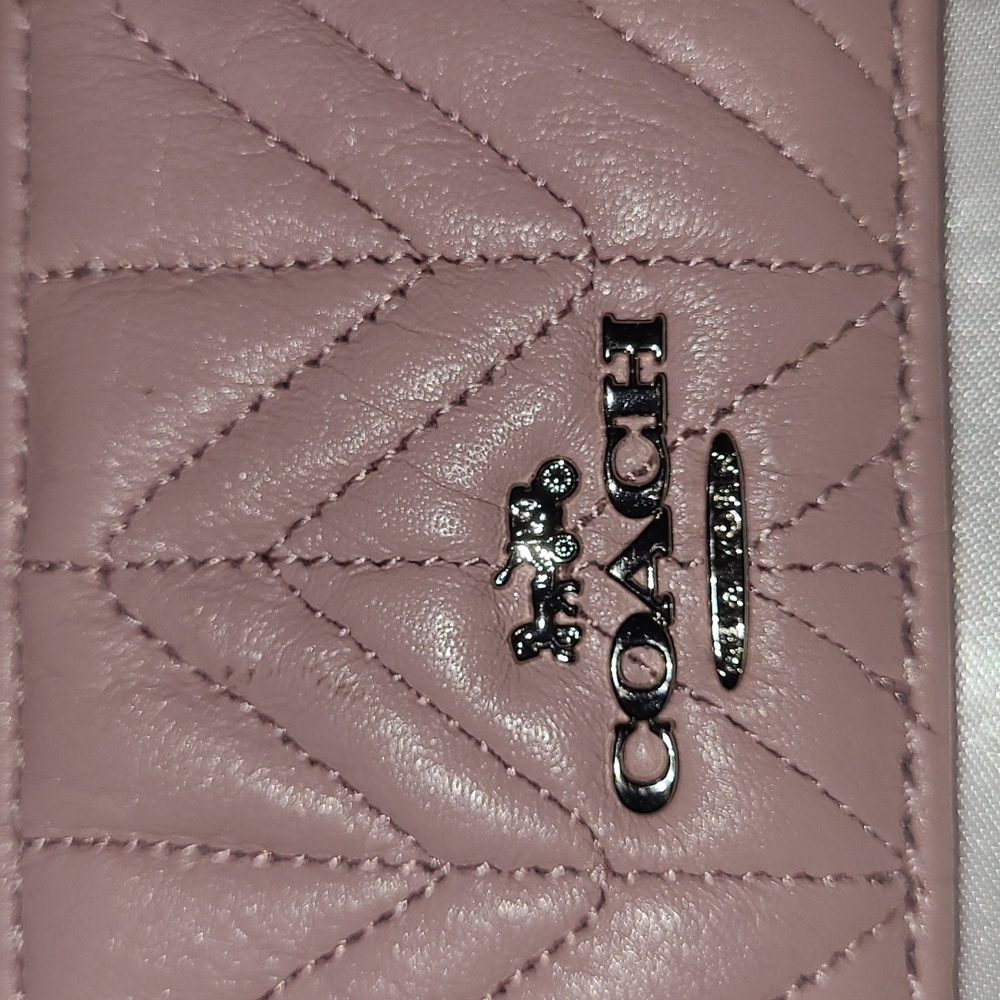 Coach Mauve Quilted Leather Card Holder with Silver Hardware 4.25×3 - Picture 5 of 5